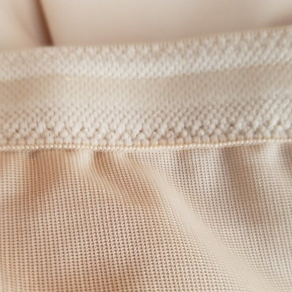 Maidenform 3XL Shapewear Shorts - Picture 6 of 6